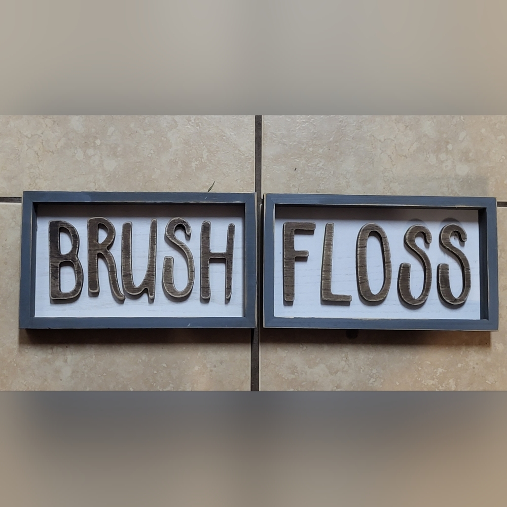 Handmade Solid Maufactured Bathroom Wall Decor (set of 2)
